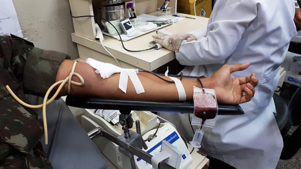 http://www.hemopa.pa.gov.br/site/wp-content/uploads/2018/10/Militar-doando-sangue.jpg