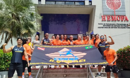 Voluntários em frente à sede da Fundação Hemopa, em Belém